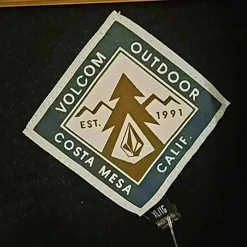 Volcom Jacket - Picture 3 of 7